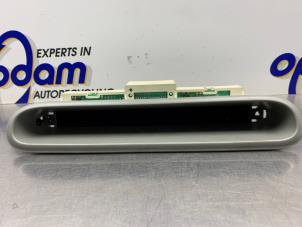 Gebruikte Display Interieur Renault Twingo (C06) 1.2 Prijs € 35,00 Margeregeling aangeboden door Gebr Opdam B.V.