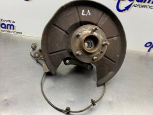 Gebruikte Fusee links-achter Ford Kuga I 2.0 TDCi 16V 4x4 Prijs € 75,00 Margeregeling aangeboden door Gebr Opdam B.V.