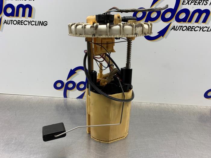 Gebruikte Tank element Pomp Ford Kuga I 2.0 TDCi 16V 4x4 Prijs € 150,00 Margeregeling aangeboden door Gebr Opdam B.V.