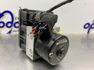 Gebruikte ABS Pomp Ford Kuga I 2.0 TDCi 16V 4x4 Prijs € 200,00 Margeregeling aangeboden door Gebr Opdam B.V.