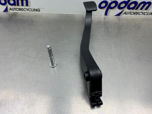 Nieuwe Koppelingspedaal Chevrolet Spark Prijs € 100,01 Inclusief btw aangeboden door Gebr Opdam B.V.