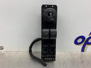 Gebruikte Elektrisch Raam Schakelaar Ford Fiesta 6 (JA8) 1.0 EcoBoost 12V 100 Prijs € 40,00 Margeregeling aangeboden door Gebr Opdam B.V.