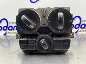 Gebruikte Chaufage Bedieningspaneel Mercedes Vito (639.6) 2.2 109 CDI 16V Prijs € 65,00 Margeregeling aangeboden door Gebr Opdam B.V.