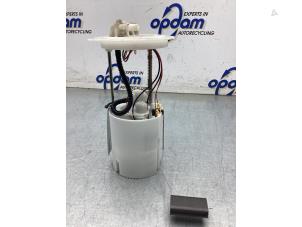 Gebruikte Benzinepomp Renault Kadjar (RFEH) 1.2 Energy TCE 130 Prijs € 75,00 Margeregeling aangeboden door Gebr Opdam B.V.