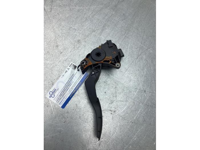 Gebruikte Sensor Gaspedaalpositie Renault Kadjar (RFEH) 1.2 Energy TCE 130 Prijs € 30,00 Margeregeling aangeboden door Gebr Opdam B.V.