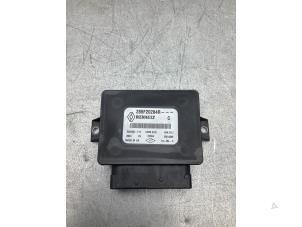 Gebruikte Handrem Module Renault Kadjar (RFEH) 1.2 Energy TCE 130 Prijs € 100,00 Margeregeling aangeboden door Gebr Opdam B.V.