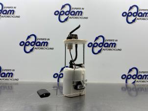 Gebruikte Benzinepomp Kia Sportage (SL) 2.0 CVVT 16V 4x2 Prijs € 55,00 Margeregeling aangeboden door Gebr Opdam B.V.