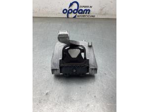 Gebruikte Motorrubber Volkswagen T-Roc I 1.5 TSI 16V Prijs € 40,00 Margeregeling aangeboden door Gebr Opdam B.V.