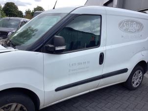 Gebruikte Deur 2Deurs links Fiat Doblo Cargo (263) 1.6 D Multijet Prijs € 250,00 Margeregeling aangeboden door Gebr Opdam B.V.