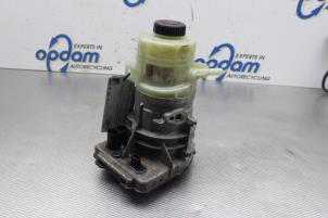 Gebruikte Stuurpomp Renault Trafic (1FL/2FL/3FL/4FL) 2.0 dCi 16V 150 Prijs € 574,75 Inclusief btw aangeboden door Gebr Opdam B.V.