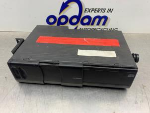 Gebruikte CD Wisselaar BMW Z4 Roadster (E85) 3.0 24V Prijs € 100,00 Margeregeling aangeboden door Gebr Opdam B.V.