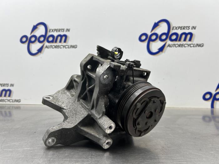 Gebruikte Pomp Airco Subaru Forester (SG) 2.0 16V X Prijs € 200,00 Margeregeling aangeboden door Gebr Opdam B.V.