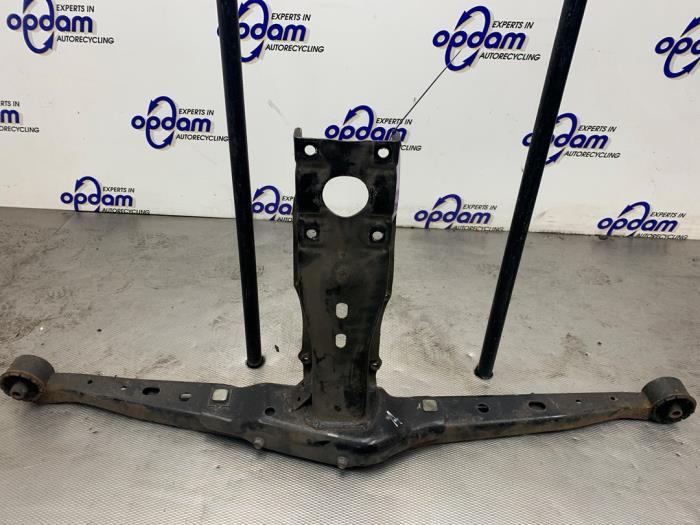 Cardan steun van een Subaru Forester (SG) 2.0 16V X 2007