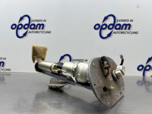 Gebruikte Benzinepomp Subaru Forester (SG) 2.0 16V X Prijs € 70,00 Margeregeling aangeboden door Gebr Opdam B.V.