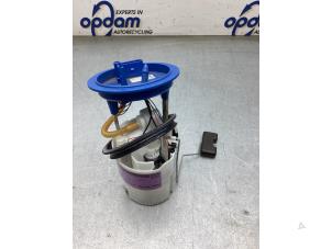 Gebruikte Benzinepomp Volkswagen T-Roc I 1.5 TSI 16V Prijs € 50,00 Margeregeling aangeboden door Gebr Opdam B.V.