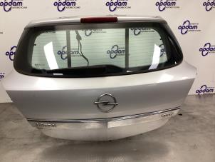 Gebruikte Achterklep Opel Astra H GTC (L08) 1.8 16V Prijs € 75,00 Margeregeling aangeboden door Gebr Opdam B.V.