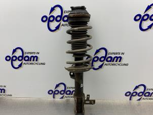 Gebruikte Mac Phersonpoot rechts-voor Opel Astra H GTC (L08) 1.8 16V Prijs € 50,00 Margeregeling aangeboden door Gebr Opdam B.V.