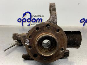 Gebruikte Asschenkel links-voor Opel Astra H GTC (L08) 1.8 16V Prijs € 50,00 Margeregeling aangeboden door Gebr Opdam B.V.