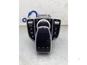 Gebruikte I-Drive knop Mercedes E Estate (S213) E-200d 2.0 Turbo 16V Prijs € 450,00 Margeregeling aangeboden door Gebr Opdam B.V.