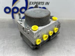 Gebruikte ABS Pomp Dacia Logan MCV (KS) 1.6 16V Flexifuel Prijs € 125,00 Margeregeling aangeboden door Gebr Opdam B.V.