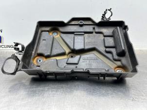 Gebruikte Accubak Fiat Punto III (199) 0.9 TwinAir Turbo 100 Prijs € 25,00 Margeregeling aangeboden door Gebr Opdam B.V.