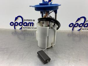 Gebruikte Benzinepomp Skoda Fabia III Combi (NJ5) 1.0 TSI 12V Prijs € 75,00 Margeregeling aangeboden door Gebr Opdam B.V.