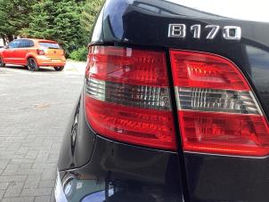 Gebruikte Achterlicht links Mercedes B (W245) 1.7 B-170 16V Prijs € 50,00 Margeregeling aangeboden door Gebr Opdam B.V.