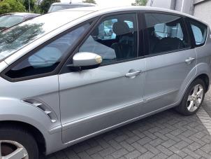 Gebruikte Deur 4Deurs links-voor Ford S-Max (GBW) 2.0 16V Prijs € 375,00 Margeregeling aangeboden door Gebr Opdam B.V.