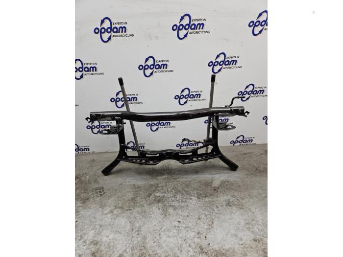 Gebruikte Subframe Volkswagen Golf VIII (CD1) 2.0 GTI 16V Prijs € 300,00 Margeregeling aangeboden door Gebr Opdam B.V.