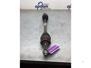 Gebruikte Steekas links-voor Suzuki Swift (ZA/ZC/ZD) 1.2 16V Prijs € 35,00 Margeregeling aangeboden door Gebr Opdam B.V.