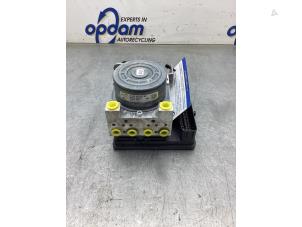 Gebruikte ABS Pomp Mercedes C (R205) C-180 1.6 16V Prijs € 125,00 Margeregeling aangeboden door Gebr Opdam B.V.