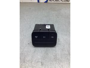 Gebruikte PDC Schakelaar Ford Kuga III (DFK) 2.5 PHEV 16V Prijs € 15,00 Margeregeling aangeboden door Gebr Opdam B.V.