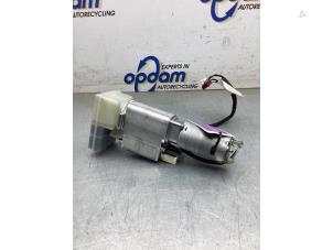 Gebruikte Cabriodak Motor Mercedes C (R205) C-180 1.6 16V Prijs € 700,00 Margeregeling aangeboden door Gebr Opdam B.V.