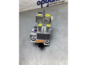 Gebruikte Airco deel (div) Ford Kuga III (DFK) 2.5 PHEV 16V Prijs € 95,00 Margeregeling aangeboden door Gebr Opdam B.V.