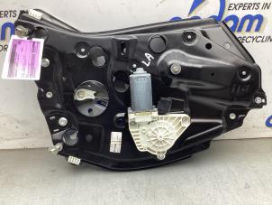 Gebruikte Raammechaniek 2Deurs links-achter Mercedes C (R205) C-180 1.6 16V Prijs € 180,00 Margeregeling aangeboden door Gebr Opdam B.V.