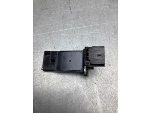 Gebruikte Luchtregelklep Opel Karl 1.0 12V Prijs € 20,00 Margeregeling aangeboden door Gebr Opdam B.V.