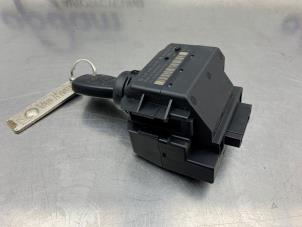 Gebruikte Kontaktslot + Sleutel Mercedes C (W203) 1.8 C-180K 16V Prijs € 100,00 Margeregeling aangeboden door Gebr Opdam B.V.