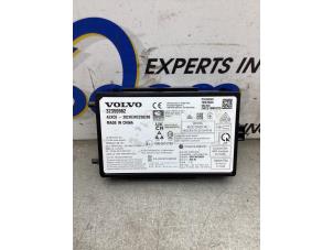 Gebruikte Wireless charger Volvo XC60 II (UZ) 2.0 T8 16V Polestar Engineered AWD Prijs € 100,00 Margeregeling aangeboden door Gebr Opdam B.V.