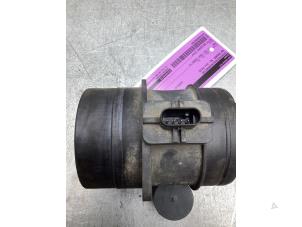 Gebruikte Luchthoeveelheidsmeter Volkswagen Transporter T5 2.0 TDI DRF Prijs € 15,00 Margeregeling aangeboden door Gebr Opdam B.V.