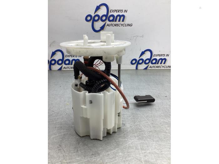 Gebruikte Tank element Pomp Volvo XC60 I (DZ) 2.0 D3 16V Prijs € 75,00 Margeregeling aangeboden door Gebr Opdam B.V.