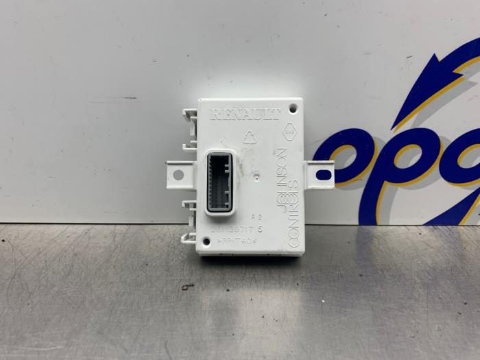 Gebruikte Computer Body Control Renault Clio IV (5R) 0.9 Energy TCE 90 12V Prijs € 60,00 Margeregeling aangeboden door Gebr Opdam B.V.