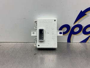 Gebruikte Computer Body Control Renault Clio IV (5R) 0.9 Energy TCE 90 12V Prijs € 60,00 Margeregeling aangeboden door Gebr Opdam B.V.