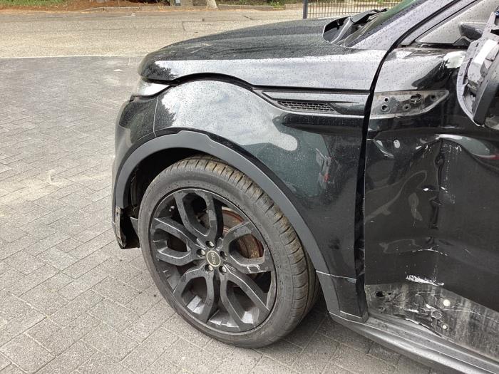 Scherm links-voor van een Landrover Evoque 2015