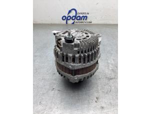 Gebruikte Dynamo Nissan Qashqai (J10) 2.0 16V 4x4 Prijs € 75,00 Margeregeling aangeboden door Gebr Opdam B.V.