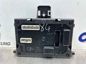 Gebruikte Bodycontrol Module Renault Clio III (BR/CR) 1.4 16V Prijs € 100,00 Margeregeling aangeboden door Gebr Opdam B.V.