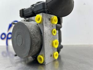 Gebruikte ABS Pomp Renault Clio III (BR/CR) 1.4 16V Prijs € 75,00 Margeregeling aangeboden door Gebr Opdam B.V.