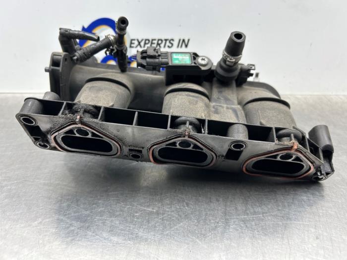 Gebruikte Spruitstuk Inlaat Renault Clio IV (5R) 0.9 Energy TCE 90 12V Prijs € 60,00 Margeregeling aangeboden door Gebr Opdam B.V.