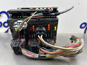 Gebruikte Zekeringkast Peugeot 307 SW (3H) 2.0 16V Prijs € 200,00 Margeregeling aangeboden door Gebr Opdam B.V.