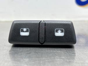 Gebruikte Cabriodak Bediening Fiat 500C (312) 0.9 TwinAir 80 Prijs € 35,00 Margeregeling aangeboden door Gebr Opdam B.V.