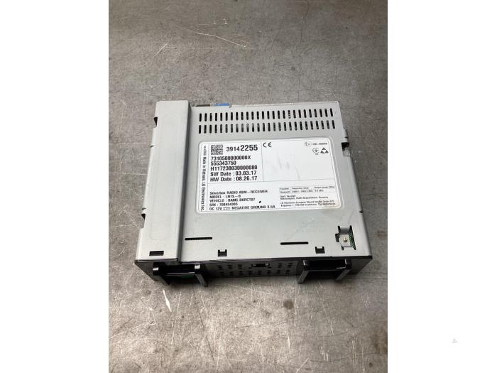 Gebruikte Multi Media Regelunit Opel Karl 1.0 12V Prijs € 125,00 Margeregeling aangeboden door Gebr Opdam B.V.